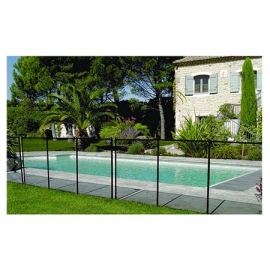 Set protective pool fence with mesh